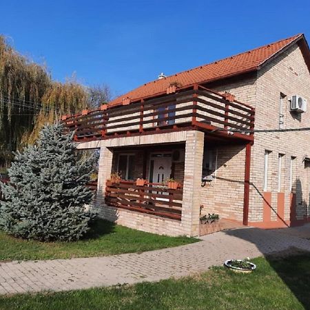 Ponty-Poronty Vendeghaz Hotel Nagybaracska Екстериор снимка