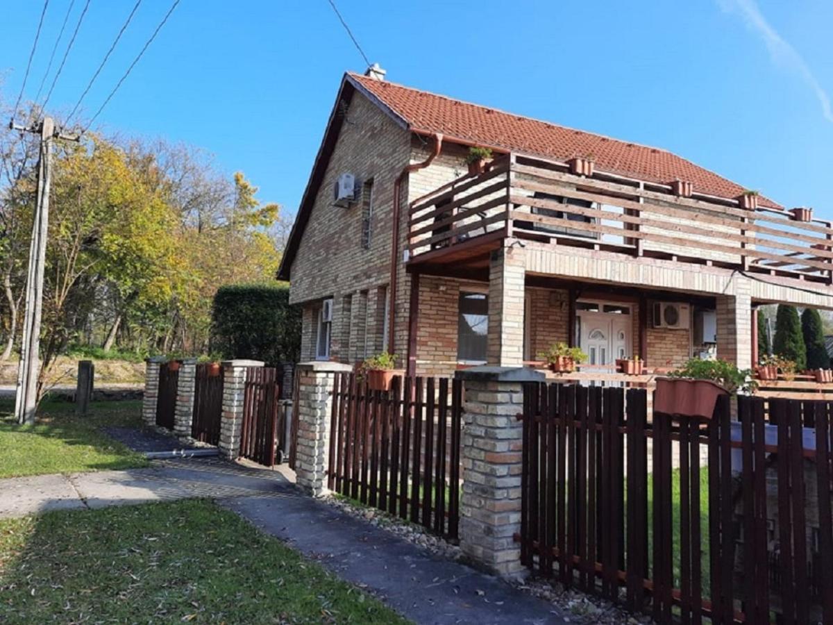 Ponty-Poronty Vendeghaz Hotel Nagybaracska Екстериор снимка