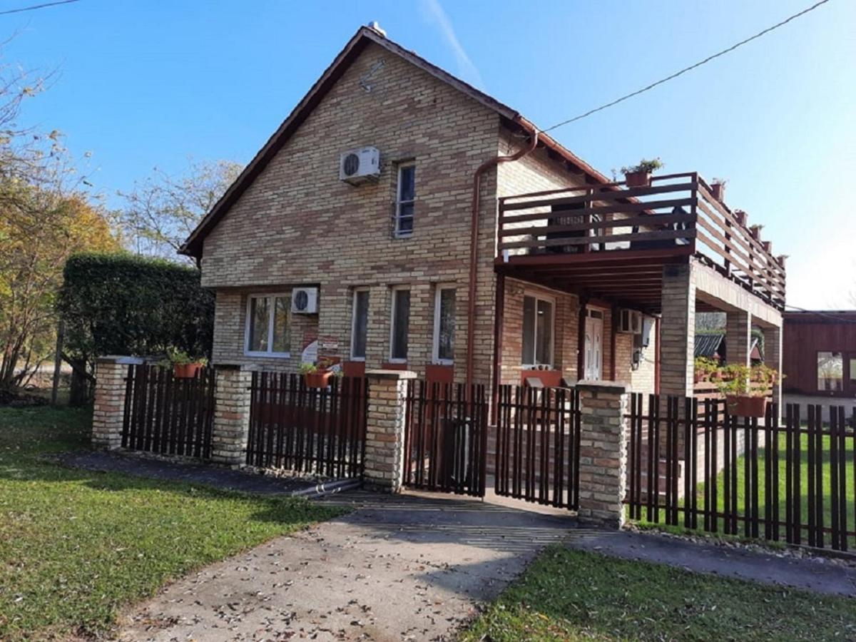 Ponty-Poronty Vendeghaz Hotel Nagybaracska Екстериор снимка