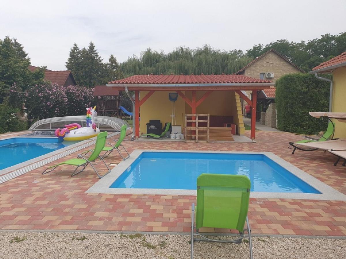Ponty-Poronty Vendeghaz Hotel Nagybaracska Екстериор снимка