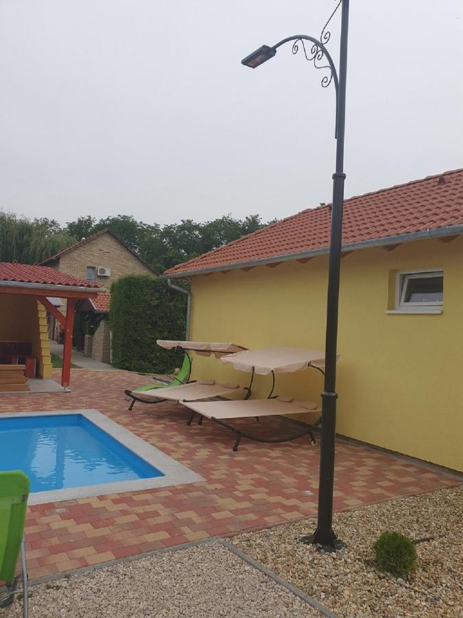 Ponty-Poronty Vendeghaz Hotel Nagybaracska Екстериор снимка
