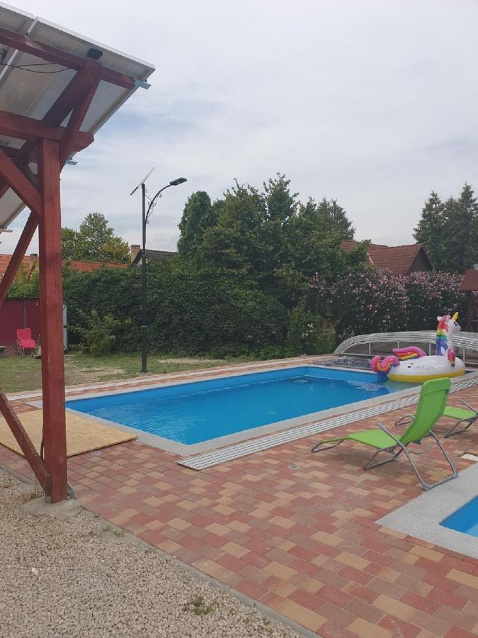 Ponty-Poronty Vendeghaz Hotel Nagybaracska Екстериор снимка