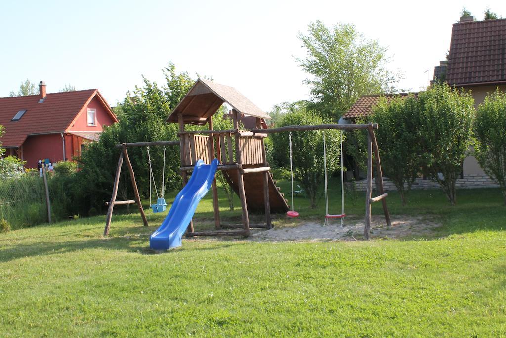 Ponty-Poronty Vendeghaz Hotel Nagybaracska Екстериор снимка