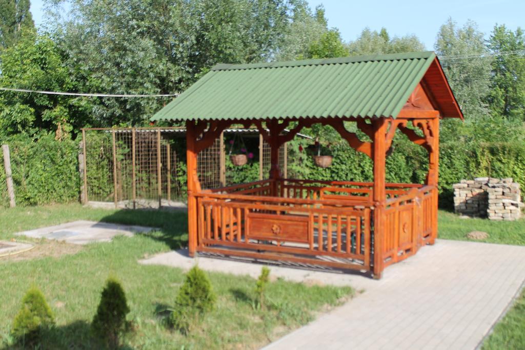 Ponty-Poronty Vendeghaz Hotel Nagybaracska Екстериор снимка